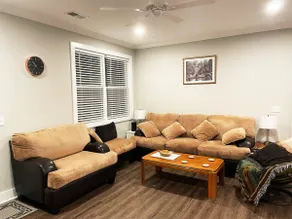Modern Living 3Bed 2Bath Home With Hot Tub & Grill - Image 5