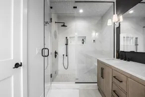 Luxury 4-Bedroom New-Build Short North Home wPatio - Image 5
