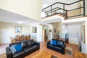 Ocean Sunsets - 2 bedroom converted warehouse apartment - Image 3