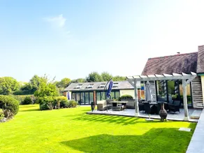 STUNNING LARGE COUNTRY FAMILY HOME, INDOOR POOL, SLEEPS 12, SECLUDED GARDEN - Image 2
