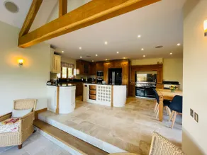 STUNNING LARGE COUNTRY FAMILY HOME, INDOOR POOL, SLEEPS 12, SECLUDED GARDEN - Image 5