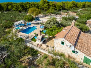 Holiday home for 7 guests, with a pool, golf, countryside by the sea - Image 3