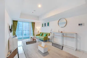 The Kensington Royal Suites W/ Free parking & Wifi - Image 3