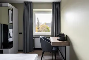 Numa | Modern Room near Old Town - Image 3