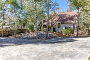 Family Home Packed With Fun! Walk to Beach access! - Image 2