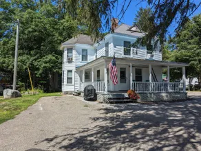 3 Bedroom House with Lake Winnipesaukee Access - Image 2