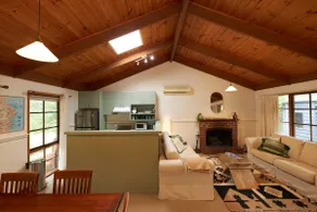 Aireys Garden Hideaway - Image 3