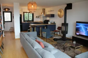 Townhouse overlooking the harbor - Image 3