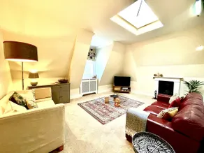 Luxurious top floor Mansion House Penthouse - Image 2