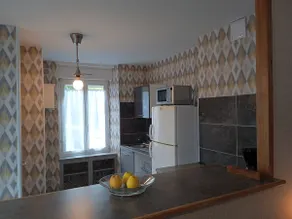 Apartment in a townhouse - Image 4