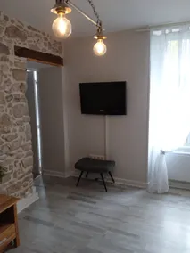 Apartment in a townhouse - Image 5