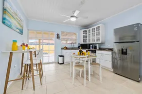 Cute & Cozy 3BR, Great Location - Image 5