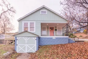 Bluff Cottage -Quartz, Patio/Grill, Fenced Yard - Image 2
