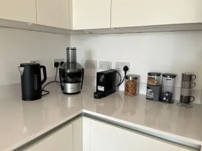 Dowding Park Flat - Image 5