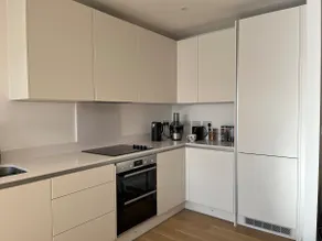 Dowding Park Flat - Image 4