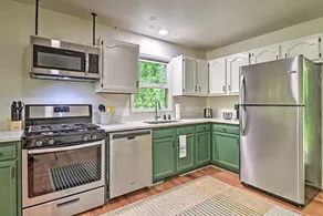 Updated Charm - 1M to downtown Highlands - Image 4