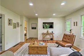 Updated Charm - 1M to downtown Highlands - Image 5