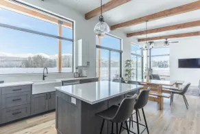 Cow Creek Cabin - Cozy new build w/ mountain view - Image 3