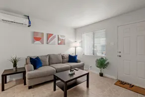 Close to shopping, private apt- Apt #2 - Image 2