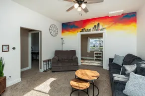 The CORN CRIB: Spa - Game Room - BBQ - Office - DOWNTOWN - Sleeps 14 - Image 5