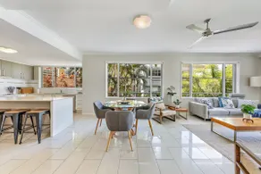 Outstanding Two Bedroom Apartment with Ocean Views - Image 3