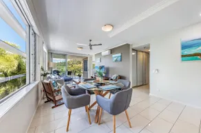 Outstanding Two Bedroom Apartment with Ocean Views - Image 5
