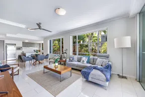 Outstanding Two Bedroom Apartment with Ocean Views - Image 4