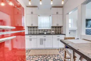 1926 Historic Stunner, Walk to U of A, 2 BR 1 BA - Image 2