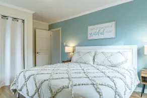 Cozy Farmhouse Centrally Located - Image 3