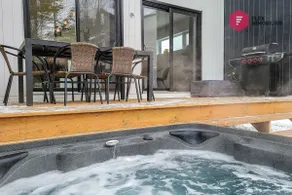 The White Birch of Portneuf - Private Hot tub Pool - Image 3