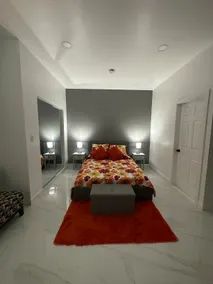 Comfortable and quiet suite - Image 3
