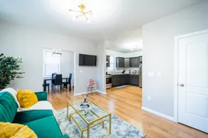 Newark 3-Bedroom Apartment Suite | Nyc ewr - Image 2