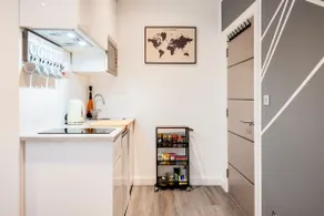 STUDiO Apartment, Sparkling Clean, Free Parking - Image 3