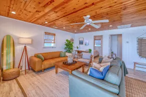 The Salty Snail - Oceanfront Cottage - Image 4