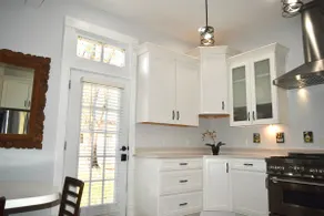 Luxuriously renovated house fit for royalty! - Image 4