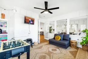 Beautiful & Cozy! 15 Mins From Dallas Cowboys/DFW - Image 5
