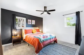 Beautiful & Cozy! 15 Mins From Dallas Cowboys/DFW - Image 3