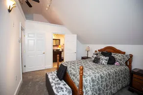 Country Living Guest House (Upstairs/Downstairs) - Image 4