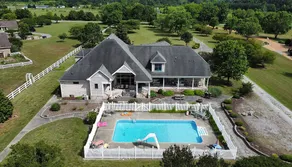 Country Living Guest House (Upstairs/Downstairs) - Image 2