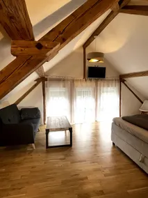 Beautiful double room on the top floor - Image 3