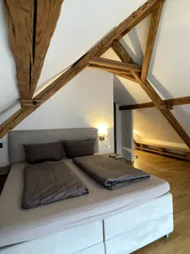 Beautiful double room on the top floor - Image 2