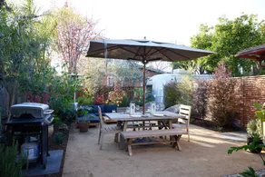 Modern Vintage Garden Bungalow - Image 3