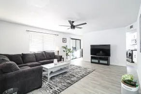 Beautiful home minutes from the Las Vegas strip! - Image 2
