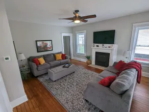 Entire Home in Historic District - Image 2
