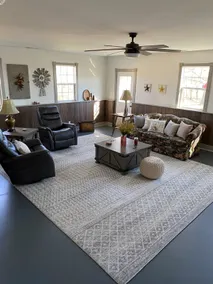 Ernie's Place - Image 2