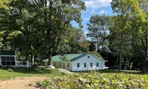 Ernie's Place - Image 4