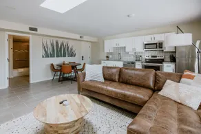 Private Suite with Mountain Views and Hummingbirds - Image 2