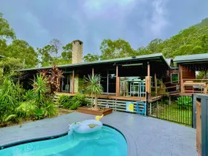 Beerwah Retreat - Image 2