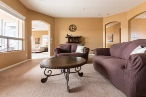 Beautiful house in a quiet area - Image 2