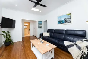 Tuncurry Cottage - Image 2
